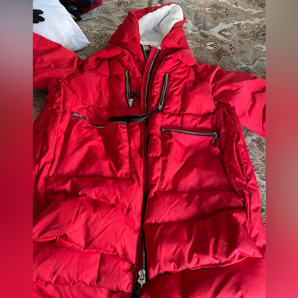 Orolay Packable Down Jacket in Red - XL - only worn twice!